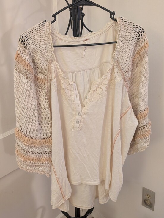Free People Tops - Free People Cream Crochet Sleeve Top Size Medum